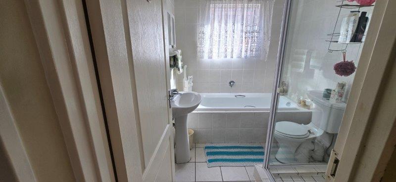 To Let 2 Bedroom Property for Rent in Bracken Heights Western Cape